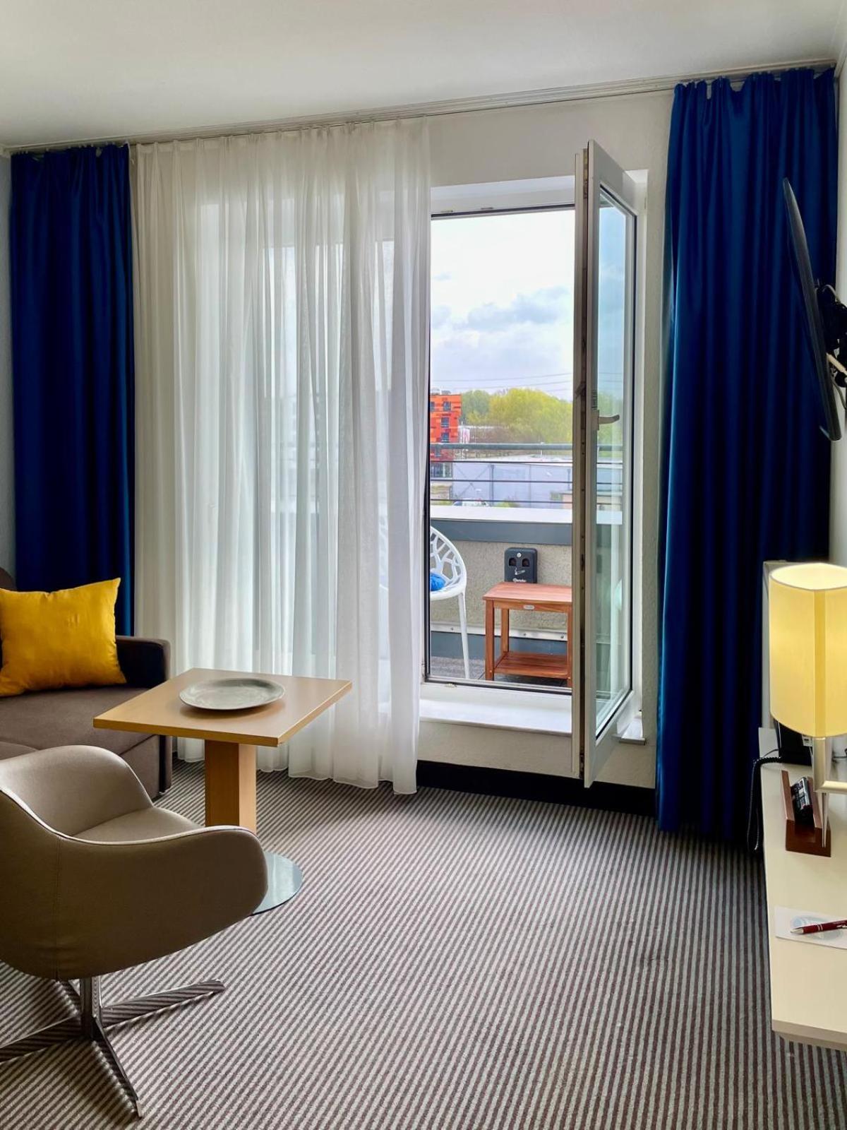 Hotel Stadthafen Stade Luaran gambar